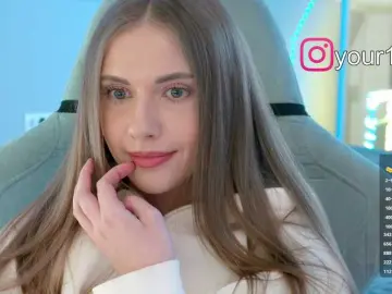 -VikkiL0vesCheese-  live sex cam