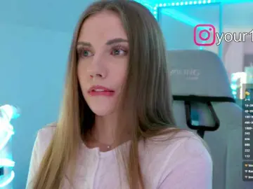 -VikkiL0vesCheese-  live sex cam