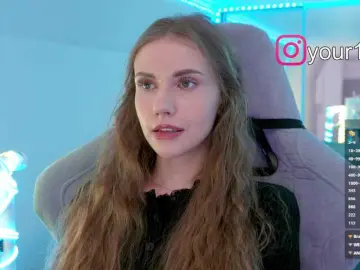 -VikkiL0vesCheese-  live sex cam