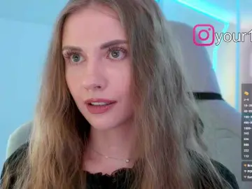 -VikkiL0vesCheese-  live sex cam