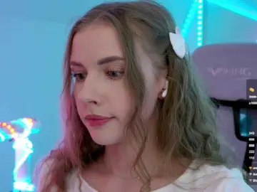 -VikkiL0vesCheese-  live sex cam