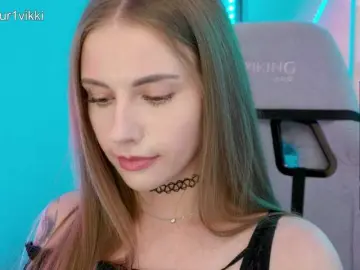 -VikkiL0vesCheese-  live sex cam