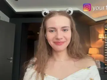 -VikkiL0vesCheese-  live sex cam