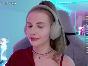 -VikkiL0vesCheese-  live sex cam