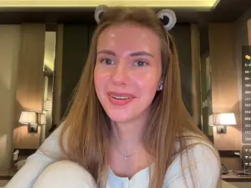 -VikkiL0vesCheese-  live sex cam