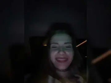 -VikkiL0vesCheese-  live sex cam