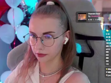 -VikkiL0vesCheese-  live sex cam