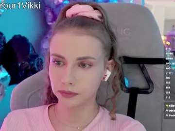 -VikkiL0vesCheese-  live sex cam