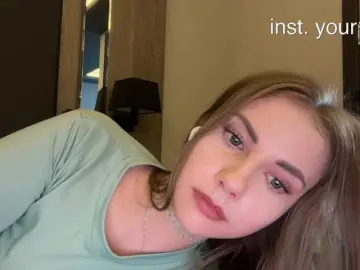 -VikkiL0vesCheese-  live sex cam