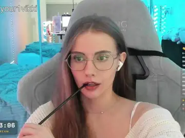-VikkiL0vesCheese-  live sex cam