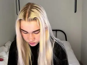 KatieGlow  live sex cam