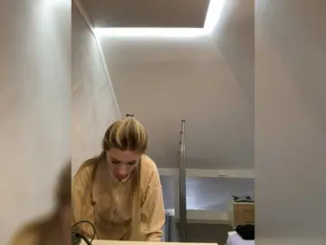 Alina-13-1  live sex cam