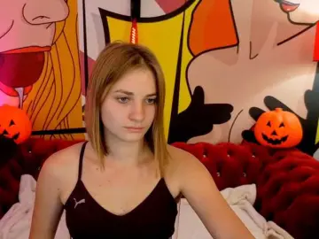 MaleficentCrownn  live sex cam