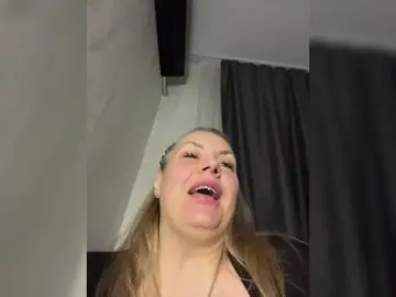 RobinLili  live sex cam