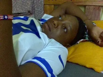 Roseroca33  live sex cam