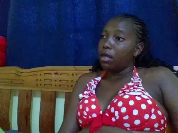 Roseroca33  live sex cam