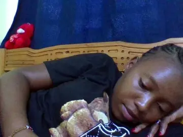 Roseroca33  live sex cam