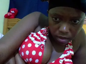 Roseroca33  live sex cam