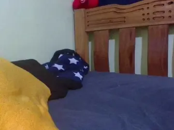 Roseroca33  live sex cam