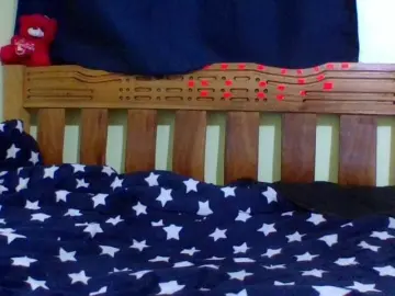 Roseroca33  live sex cam