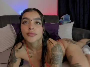 Laurencamila1  live sex cam