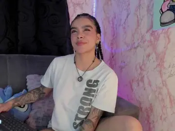 Laurencamila1  live sex cam