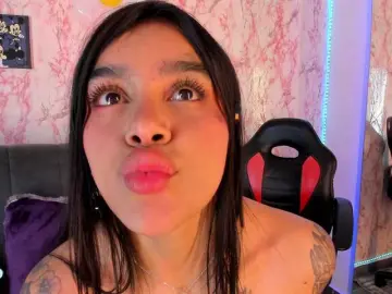 Laurencamila1  live sex cam