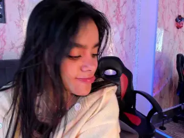 Laurencamila1  live sex cam