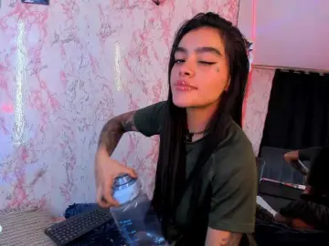 Laurencamila1  live sex cam