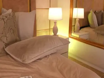 Lyrabellini  live sex cam