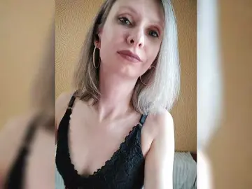 PrettyKris  live sex cam