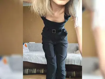 PrettyKris  live sex cam