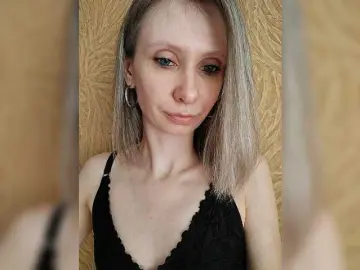 PrettyKris  live sex cam