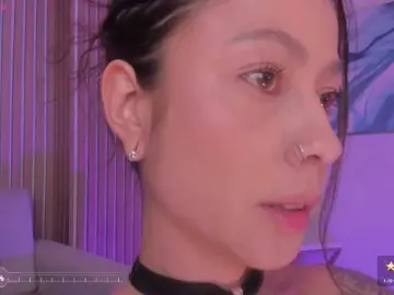 ErikaBenz  live sex cam