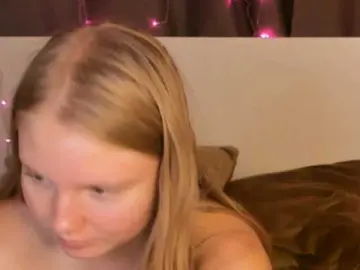 LunaSin21  live sex cam