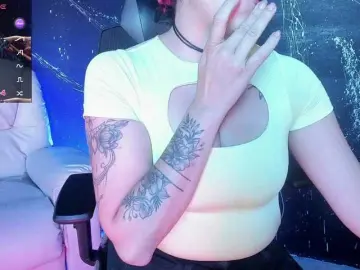 RoxanneStorm  live sex cam