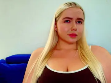 Julia-Robertson  live sex cam