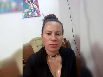 Yorley84  live sex cam