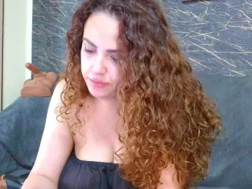 Curlygirl35  live sex cam