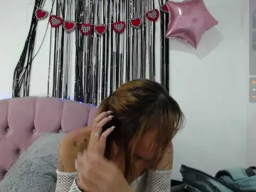 Emilycooper  live sex cam