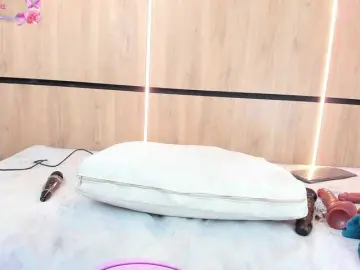 AdelaChase  live sex cam