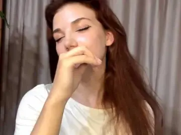 MyrleLinnan  live sex cam