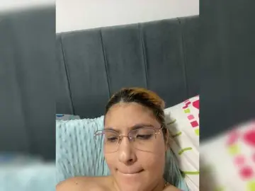 PaulinRoss  live sex cam