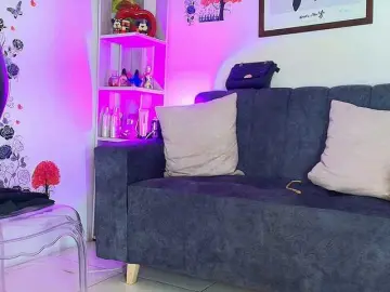 Zully-Green  live sex cam