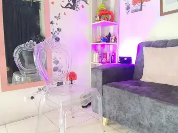 Zully-Green  live sex cam