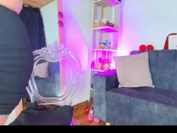 Zully-Green  live sex cam