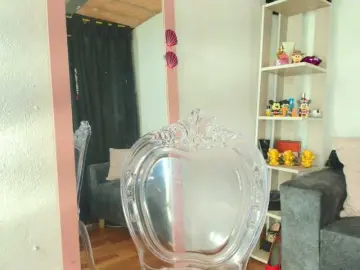 Zully-Green  live sex cam