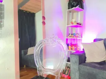 Zully-Green  live sex cam