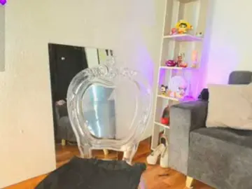 Zully-Green  live sex cam