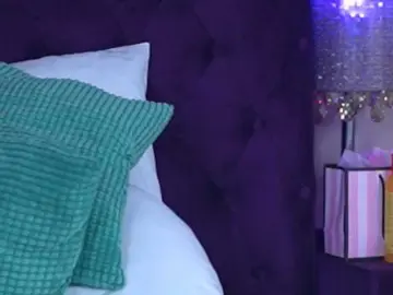 AliraNightvale  live sex cam